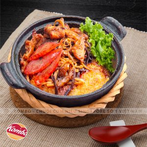 CƠM NIÊU GÀ SỐT NẤM